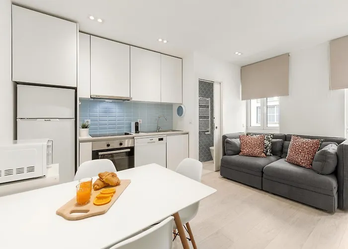 アパート Fly House