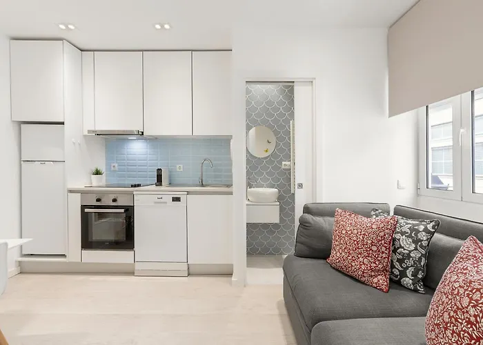 Fly House アパート ナザレ