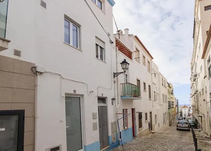 Fly House * ナザレ